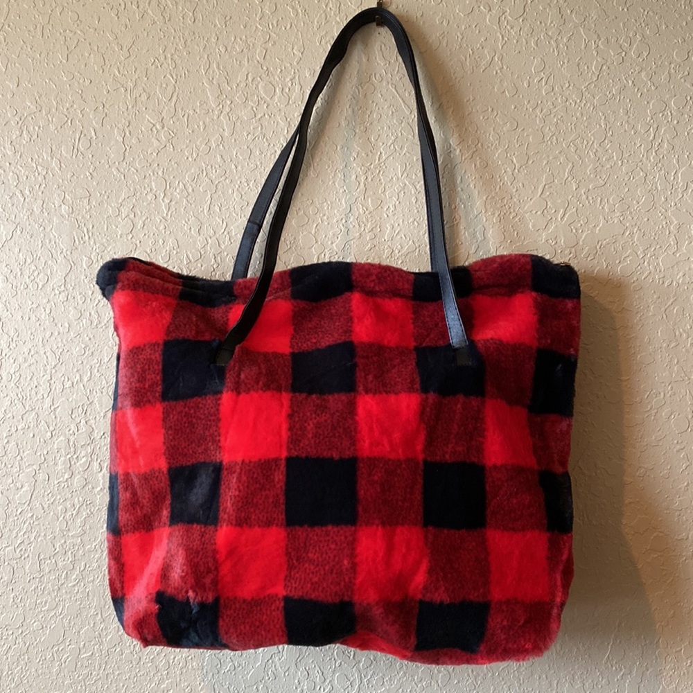 Faux Fur Black and Red Buffalo Plaid Zipper Tote Bag - Picture 5 of 13